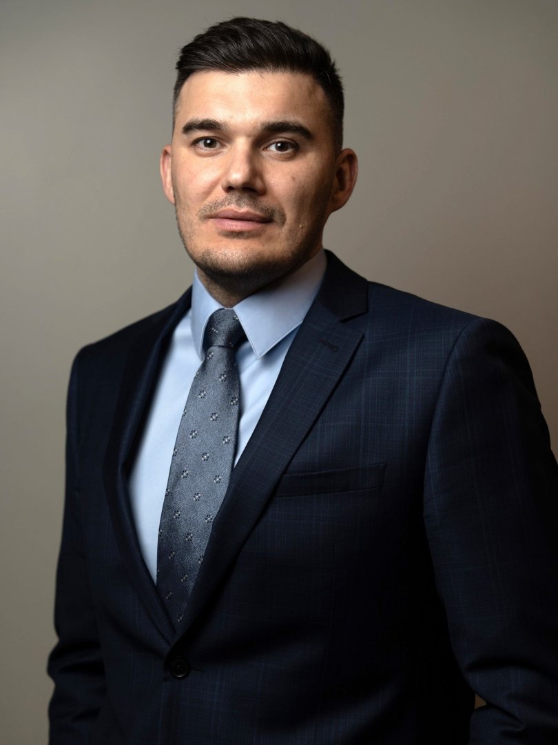 Антон Комаров